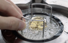 爱彼表蒙子怕划吗