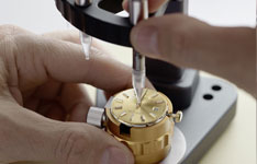 爱彼机械表时间快了什么原因